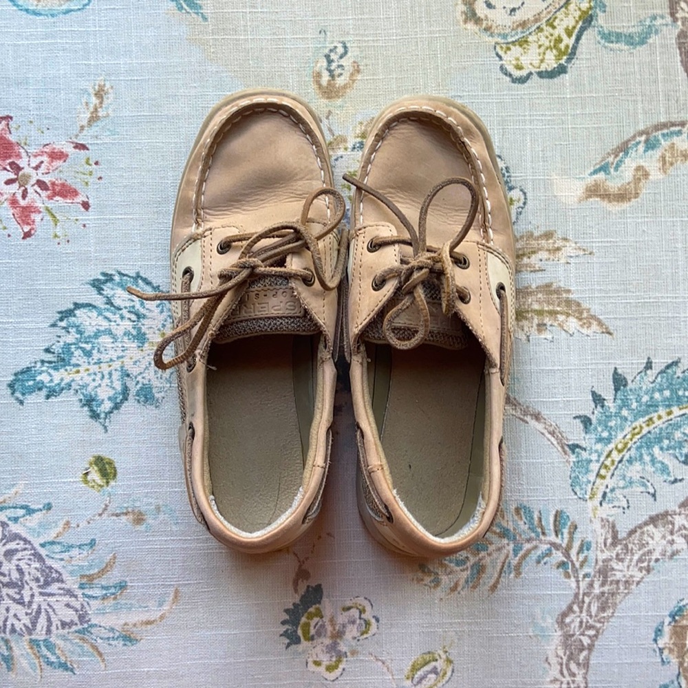Tan Sperrys